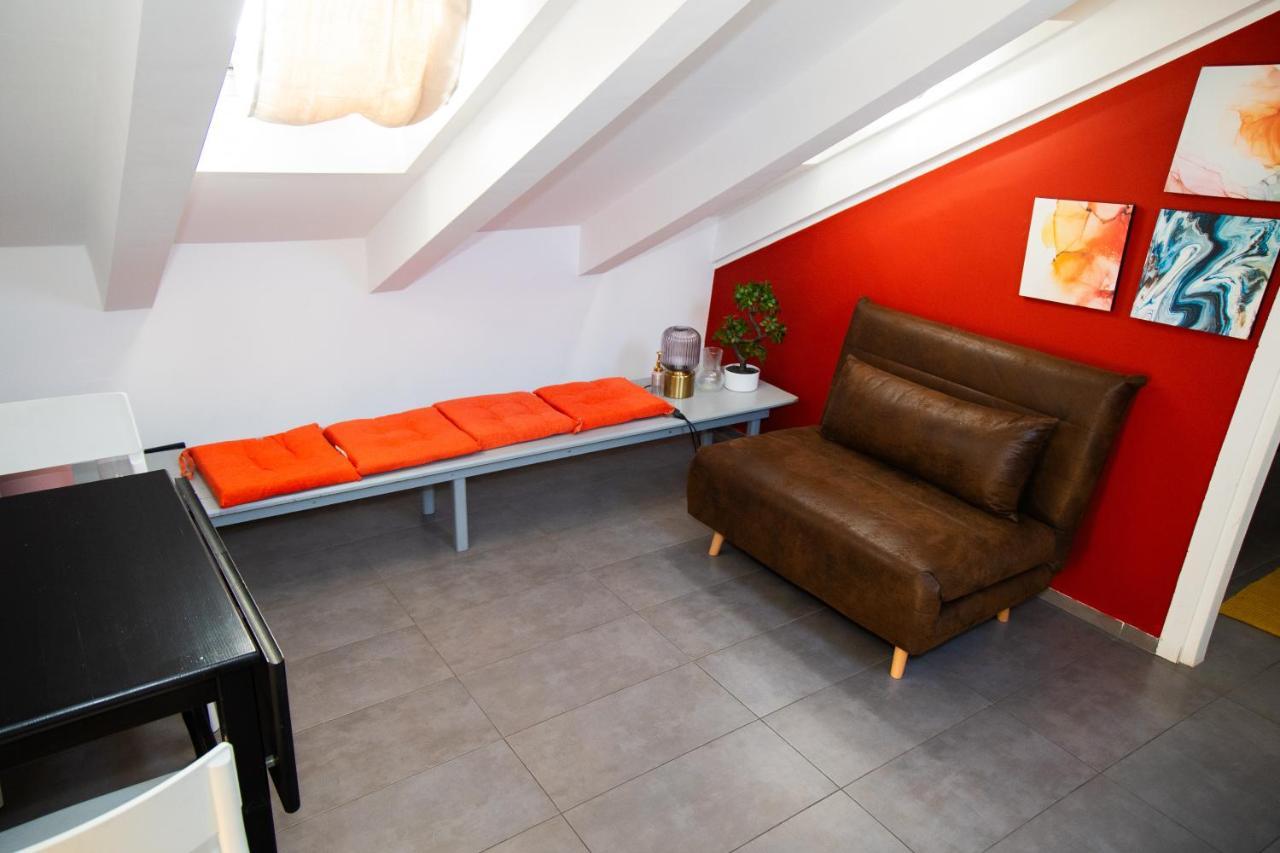Hosting Dreams Attics - Duomo Apartment Milan Exterior photo