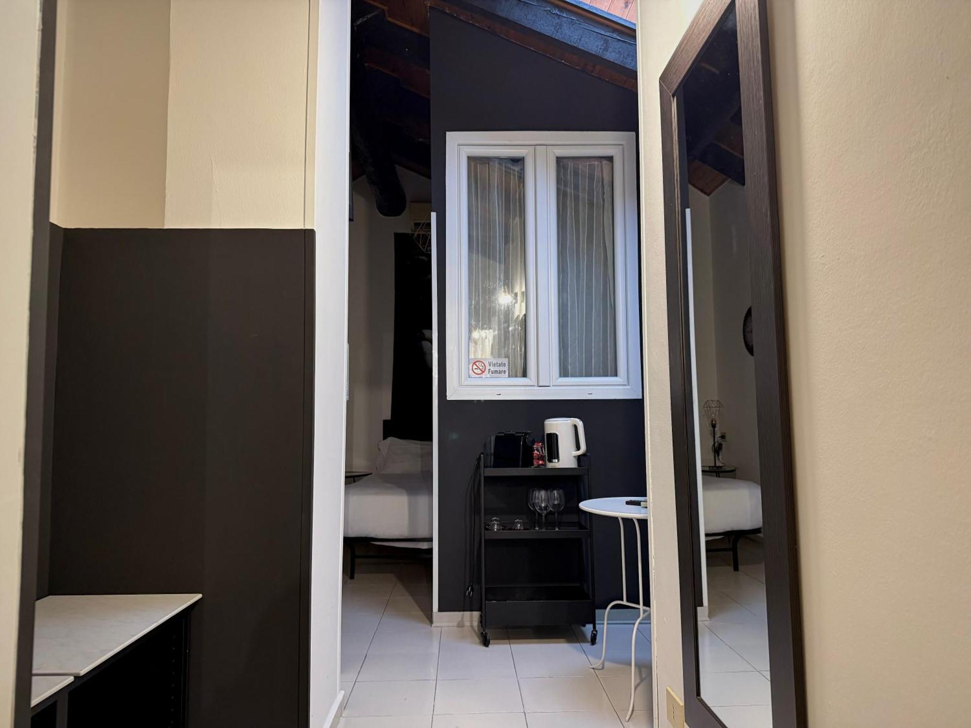 Hosting Dreams Attics - Duomo Apartment Milan Exterior photo