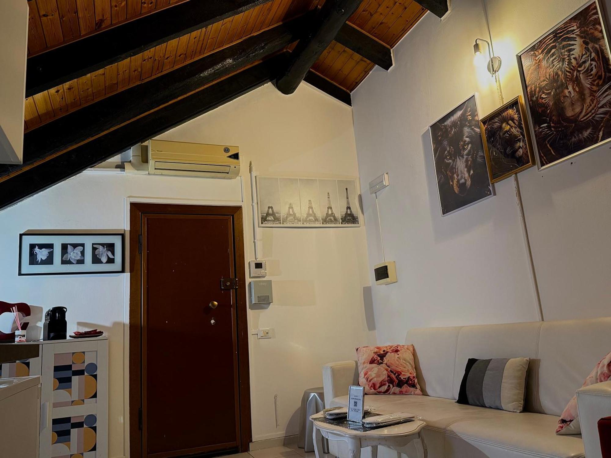 Hosting Dreams Attics - Duomo Apartment Milan Exterior photo